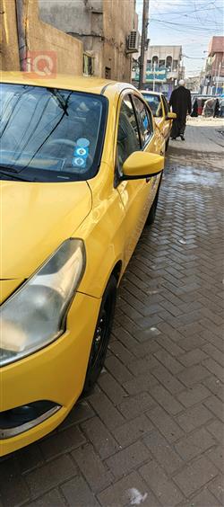 نيسان فيرسا